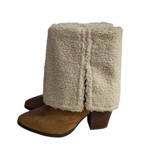 Women's NIB Soda faux sherpa lined fold over booties, beige, size 10